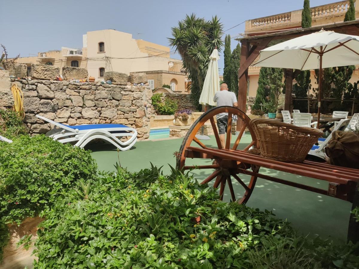 The Garden Gate Bed & Breakfast Sannat Dış mekan fotoğraf